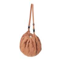 2-in-1 organic babyspeelkleed & reistas - tawny brown